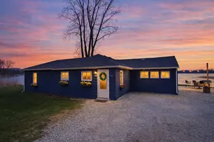 7715 N Spruce Ln, New Carlisle, IN 46552 - Photo 1