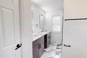 4824 Parrish Ave, East Chicago, IN 46312 - Photo 12