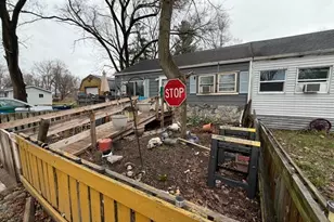 259 S Ivanhoe Rd, Kingsford Heights, IN 46346 - Photo 4