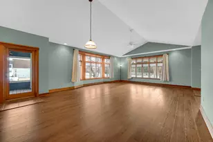 2425 Dickinson Rd, Chesterton, IN 46304 - Photo 4