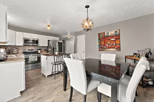 2190 Crocus St, Portage, IN 46368 - Photo 4