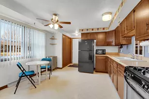 917 Albin Dr, La Porte, IN 46350 - Photo 6