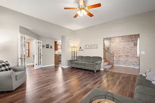 412 Chessington Dr, Crown Point, IN 46307 - Photo 10