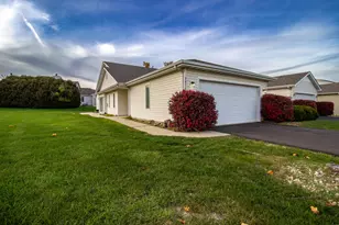 9976 Pheasant Ln, Saint John, IN 46373 - Photo 1