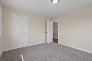 2600 W 59th Pl, Merrillville, IN 46410 - Photo 16