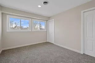 2600 W 59th Pl, Merrillville, IN 46410 - Photo 18