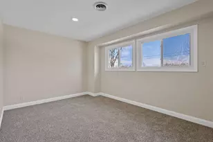 2600 W 59th Pl, Merrillville, IN 46410 - Photo 20