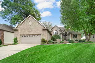 97 Scotscraig Dr, Valparaiso, IN 46385 - Photo 2