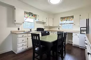 827 Eason Ct, La Porte, IN 46350 - Photo 6