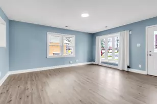 555 W Pine St, Griffith, IN 46319 - Photo 4