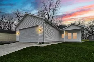 3941 Riverdale Ave, Lake Station, IN 46405 - Photo 2