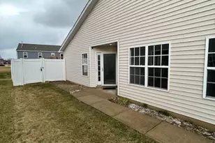 6878 Marsh View St, Merrillville, IN 46410 - Photo 2