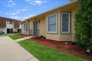 6081 Pennsylvania Dr, Merrillville, IN 46410 - Photo 4