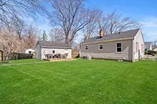 113 Burnside Ct, Michigan City, IN 46360 - Photo 4