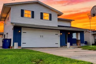 3429 42nd St, Highland, IN 46322 - Photo 2