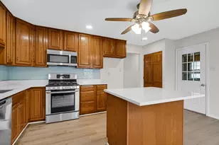 721 Fox River Rd, Valparaiso, IN 46385 - Photo 10