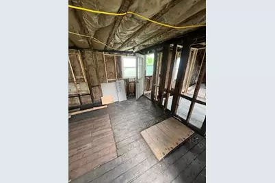 611 W 9th Street, Michigan City, IN 46360 - Photo 8