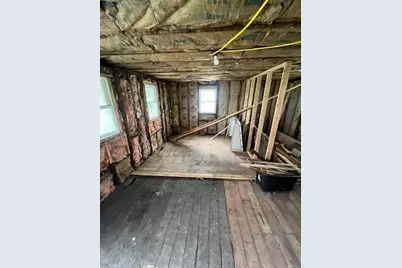 611 W 9th Street, Michigan City, IN 46360 - Photo 2