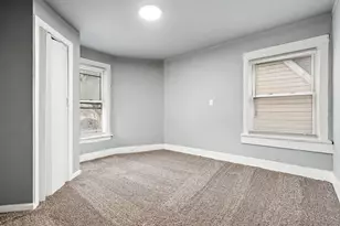 565 Jackson St, Gary, IN 46402 - Photo 16