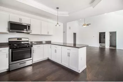 2352 Four Seasons Parkway, Crown Point, IN 46307 - Photo 4