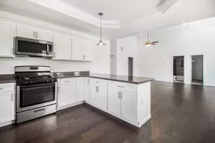 2352 Four Seasons Pkwy, Crown Point, IN 46307 - Photo 4