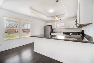 2352 Four Seasons Parkway, Crown Point, IN 46307 - Photo 6