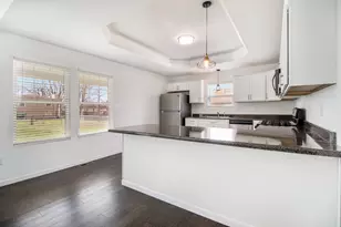 2352 Four Seasons Pkwy, Crown Point, IN 46307 - Photo 6