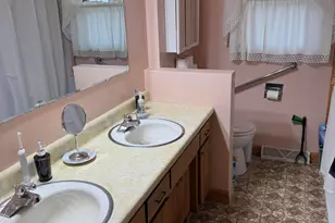 305 W 35th Ave, Griffith, IN 46319 - Photo 10