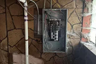 2517 Lincoln St, Gary, IN 46407 - Photo 4