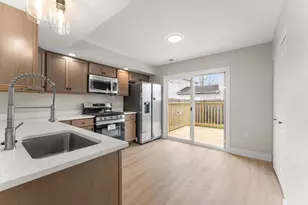 1009 Windsor Ln, Dyer, IN 46311 - Photo 6