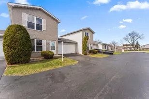 1009 Windsor Ln, Dyer, IN 46311 - Photo 2