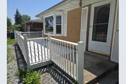 5768 Roosevelt Place, Merrillville, IN 46410 - Photo 2