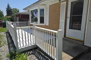 5768 Roosevelt Pl, Merrillville, IN 46410 - Photo 2