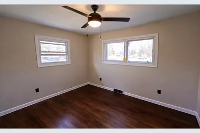 5768 Roosevelt Place, Merrillville, IN 46410 - Photo 6