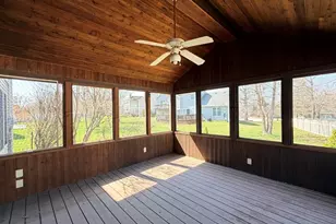 2710 Wood Dr, Dyer, IN 46311 - Photo 8