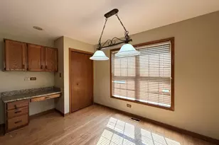 2710 Wood Dr, Dyer, IN 46311 - Photo 12