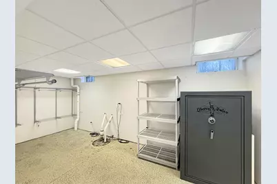 490 W 75 S, Valparaiso, IN 46385 - Photo 24