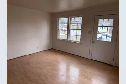 516 W 13th Street, La Porte, IN 46350 - Photo 2