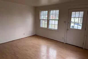 516 W 13th St, La Porte, IN 46350 - Photo 2