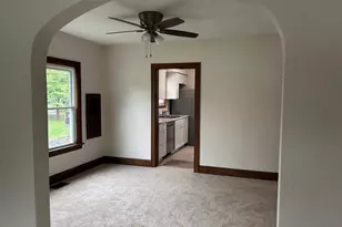 812 S Lake Park Ave, Hobart, IN 46342 - Photo 4