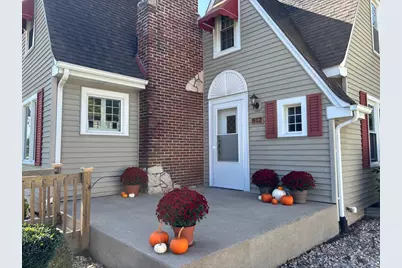 812 S Lake Park Avenue, Hobart, IN 46342 - Photo 2