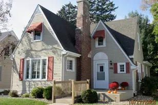 812 S Lake Park Ave, Hobart, IN 46342 - Photo 1