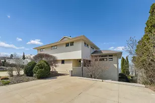 2940 Lake Shore Dr, Long Beach, IN 46360 - Photo 4