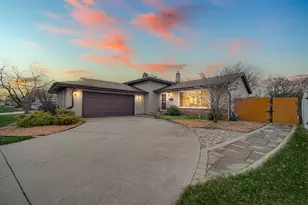 1814 Tulip Ln, Munster, IN 46321 - Photo 2