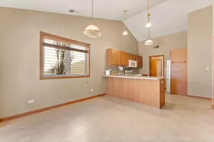 6458 Grosbeak Ct, Hobart, IN 46342 - Photo 10