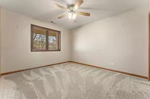 6458 Grosbeak Ct, Hobart, IN 46342 - Photo 22