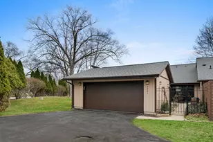 2201 Bayview Dr, Michigan City, IN 46360 - Photo 2