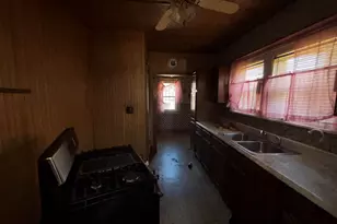 128 W 41st Ave, Gary, IN 46408 - Photo 6