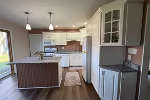 2201 Milford Ct, Valparaiso, IN 46383 - Photo 6