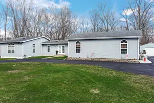 1395 Waverly Rd, Chesterton, IN 46304 - Photo 1